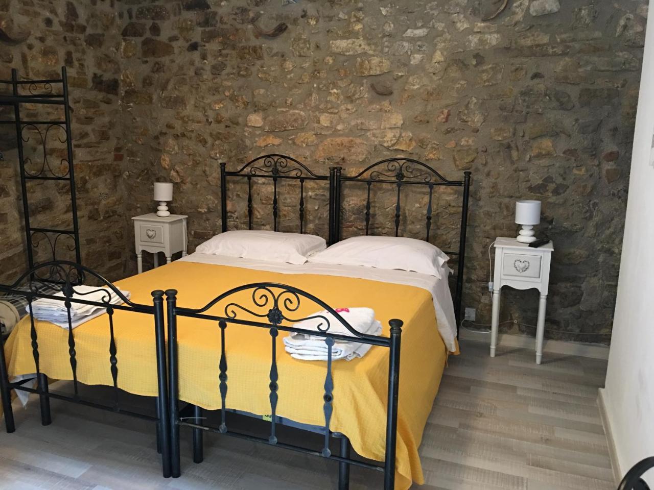 B&B Antichi Cortili Termini Imerese Exterior foto
